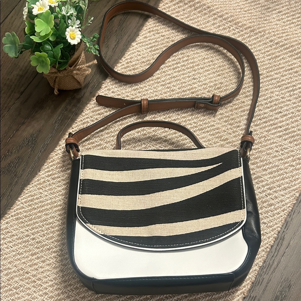🆕ALFANI🖤NWOT Zebra Striped Canvas Crossbody Bag with Flap Black Tan & Cream